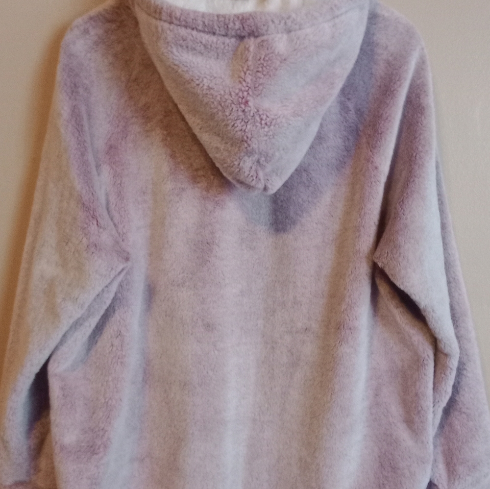 Sweatshirt - Picture 2 of 3